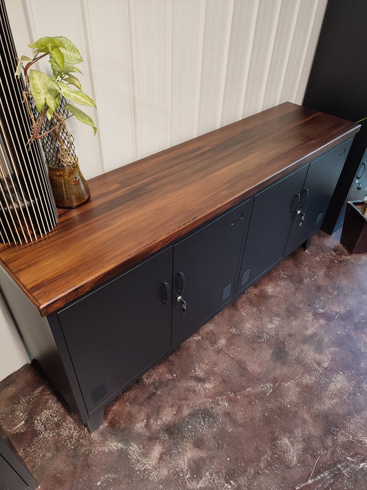 Black Versatile Locker Dark Rimu top