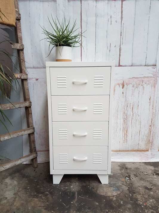 White 4 Drawers