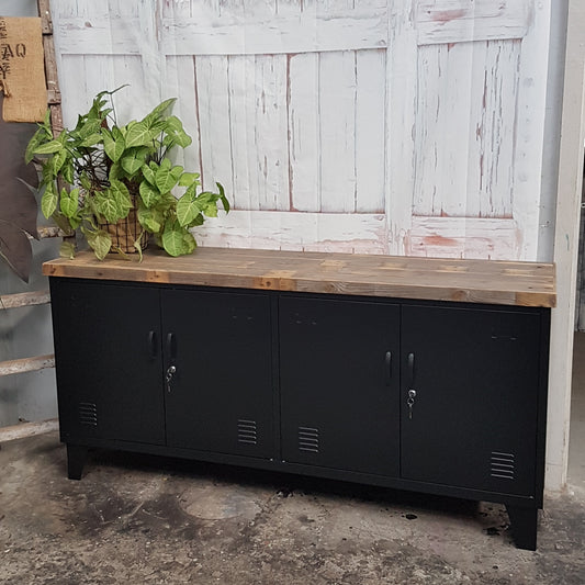 Black Versatile Locker Pallet top