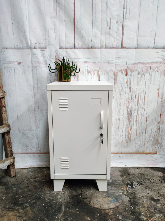 Seconds Left open White Mini Locker