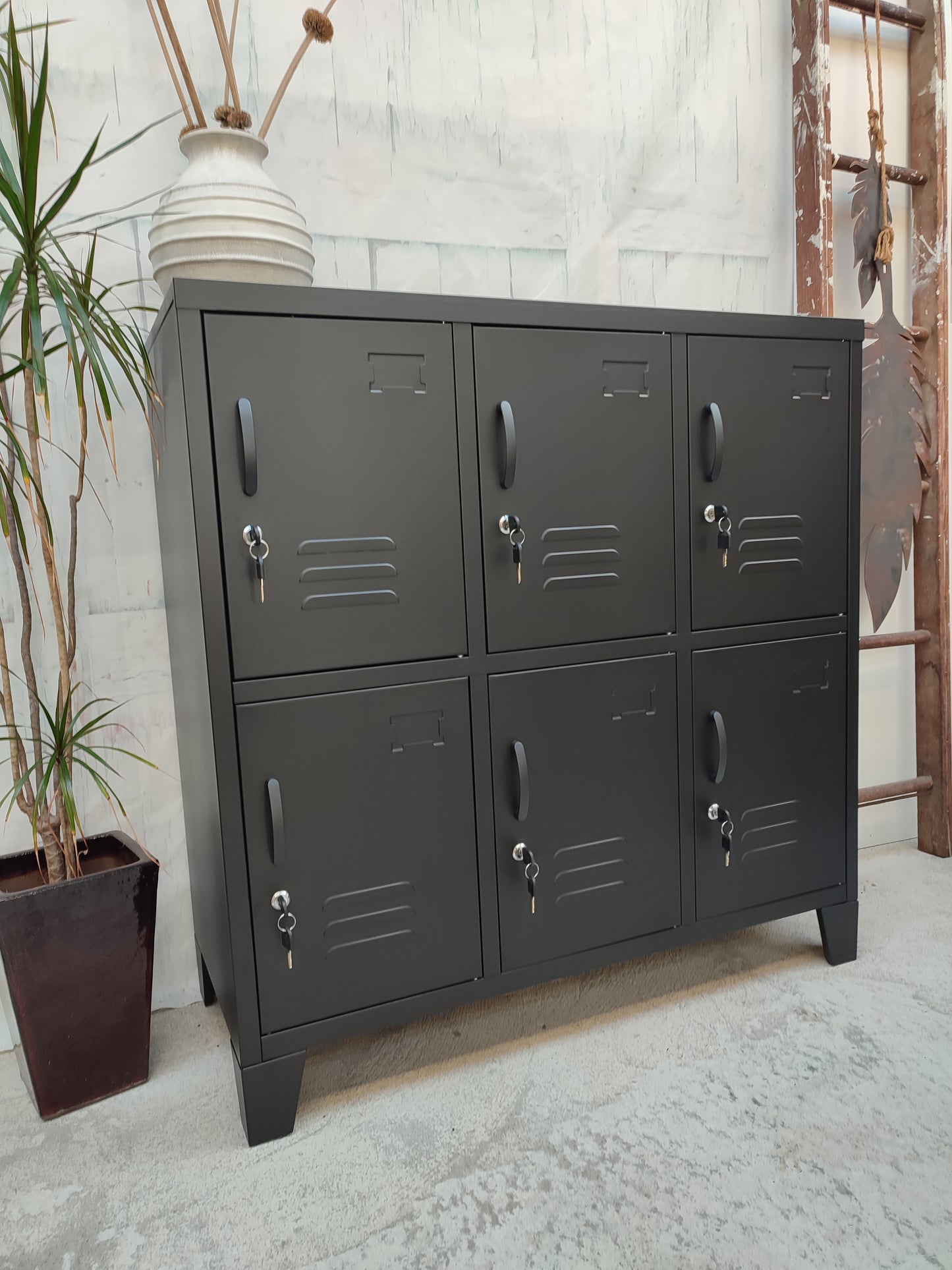 Black 6 door metal locker cabinet for home , office and staff storage