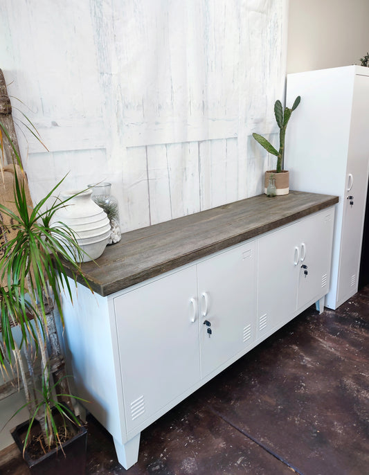 White Versatile Locker Pallet top