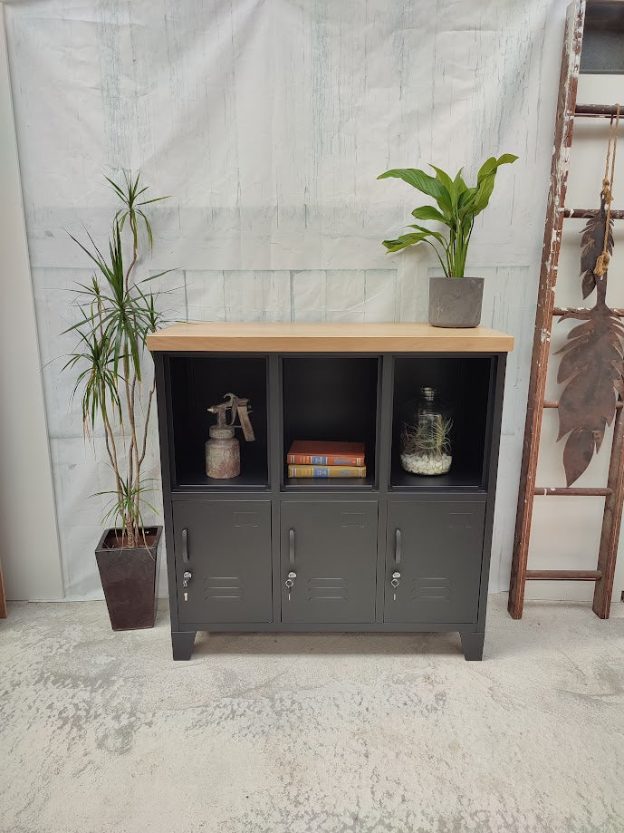 Black 6 Door Locker Oak top