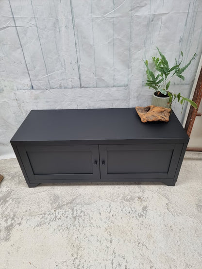 Matte Black metal storage bench, Highlighting black powder coat top