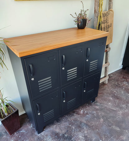 Black 6 Door locker with recycled Rim top