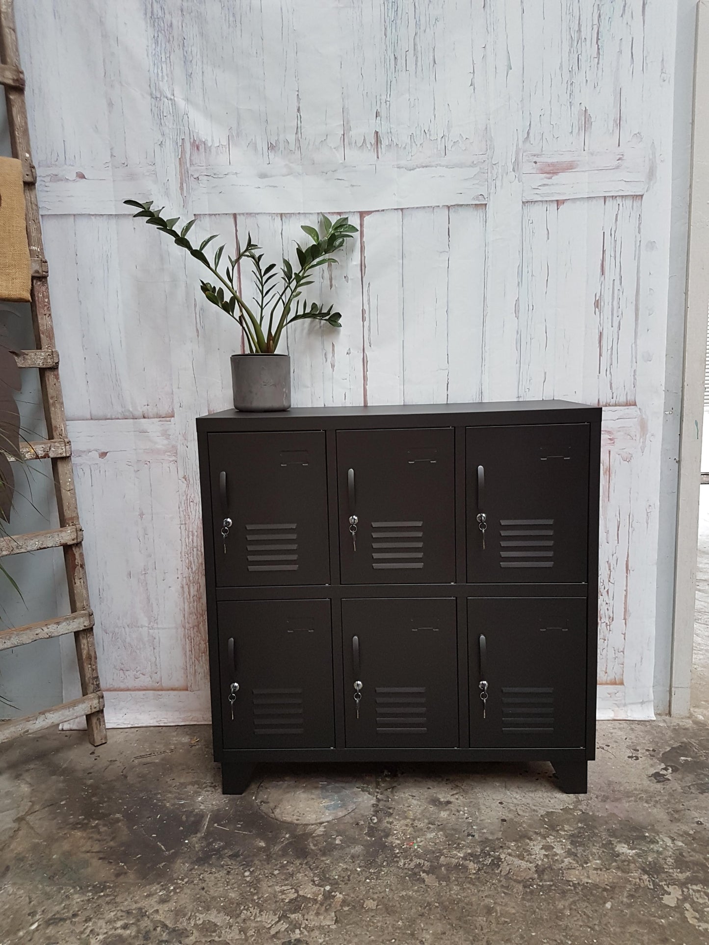 *Seconds Black 6 Door Locker