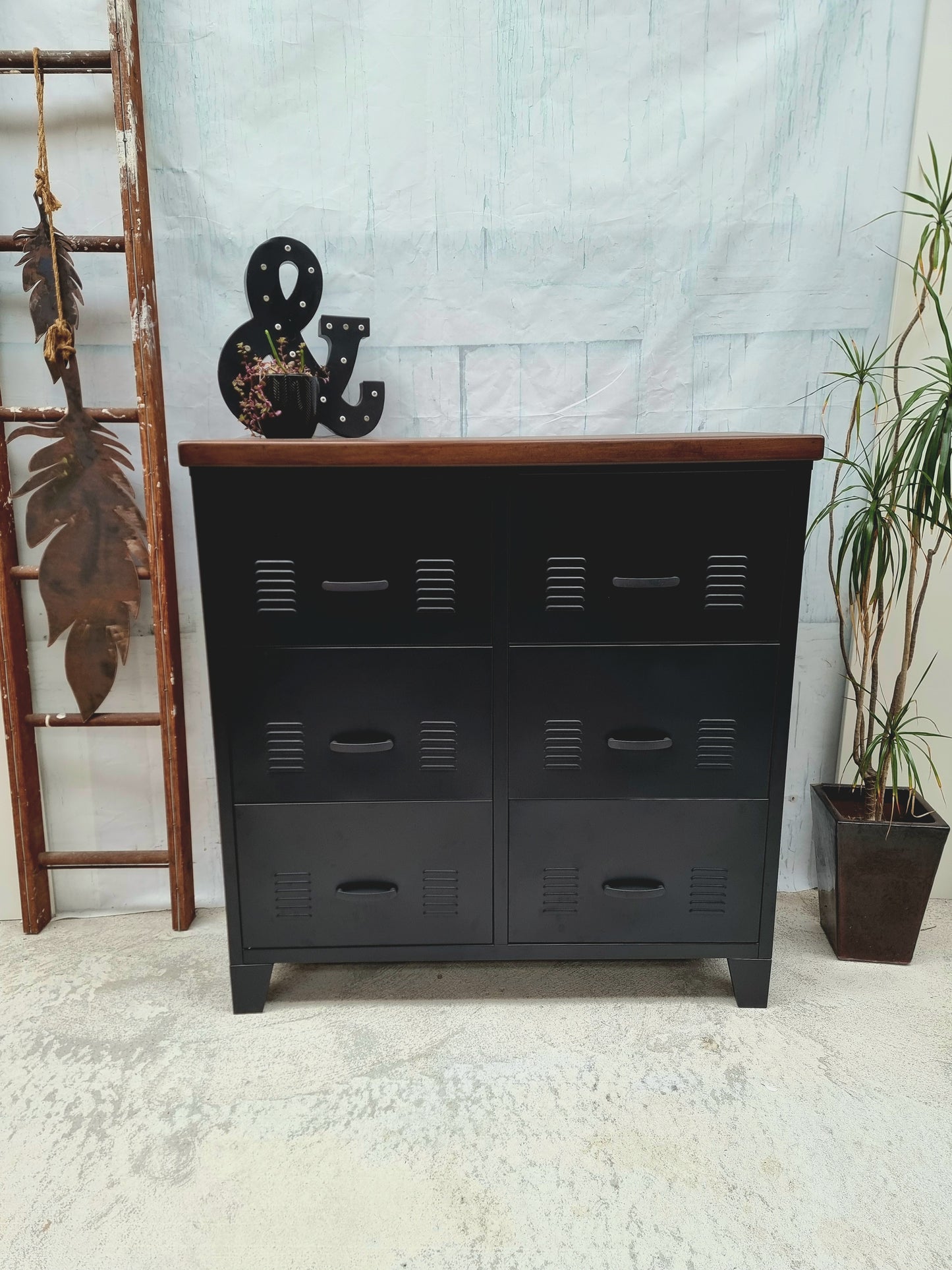 Black 6 Drawer - Dark Rimu top