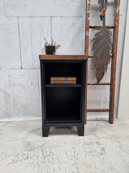 Right open Black Mini Locker-Dark Oak top