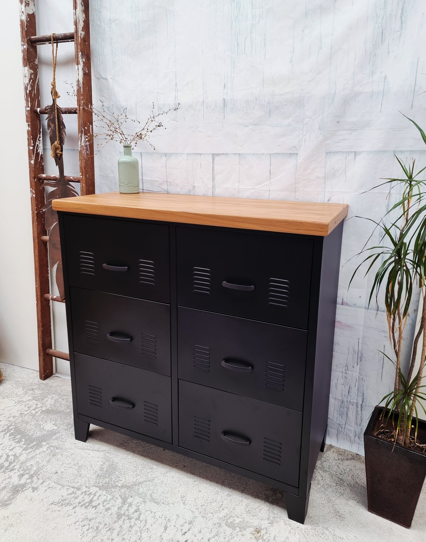 Black 6 Drawer - Rimu top