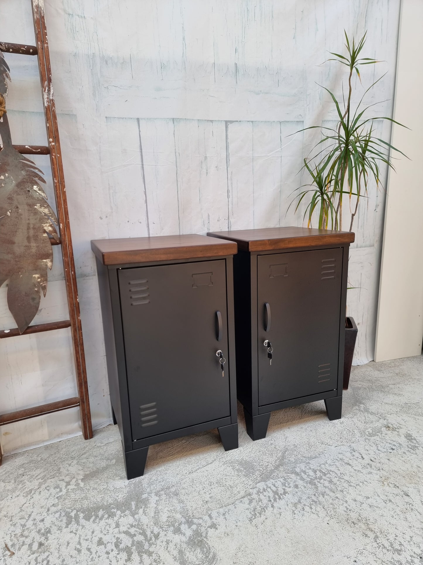 Black Mini Locker -Dark Rimu top (pair)