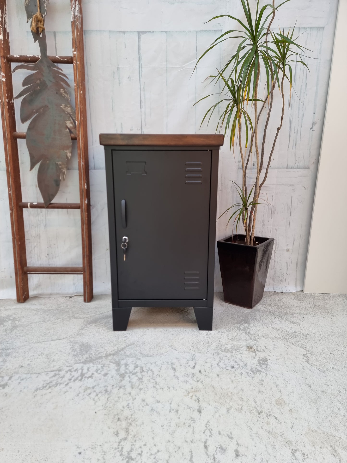 Right open Black Mini Locker-Dark Rimu top