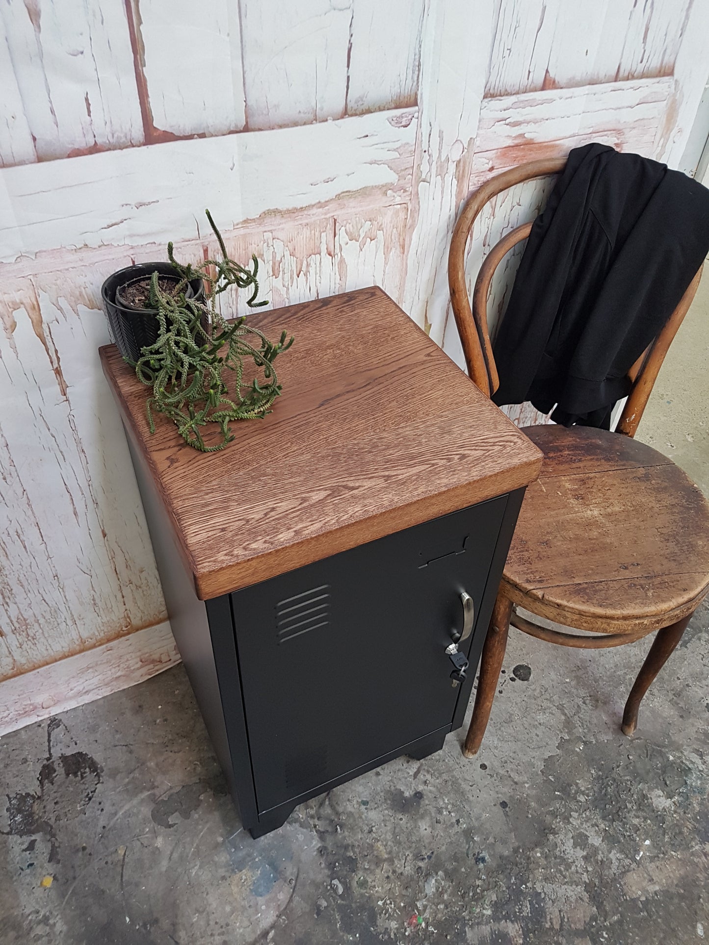 Left opening Black Mini Locker-Dark Oak top