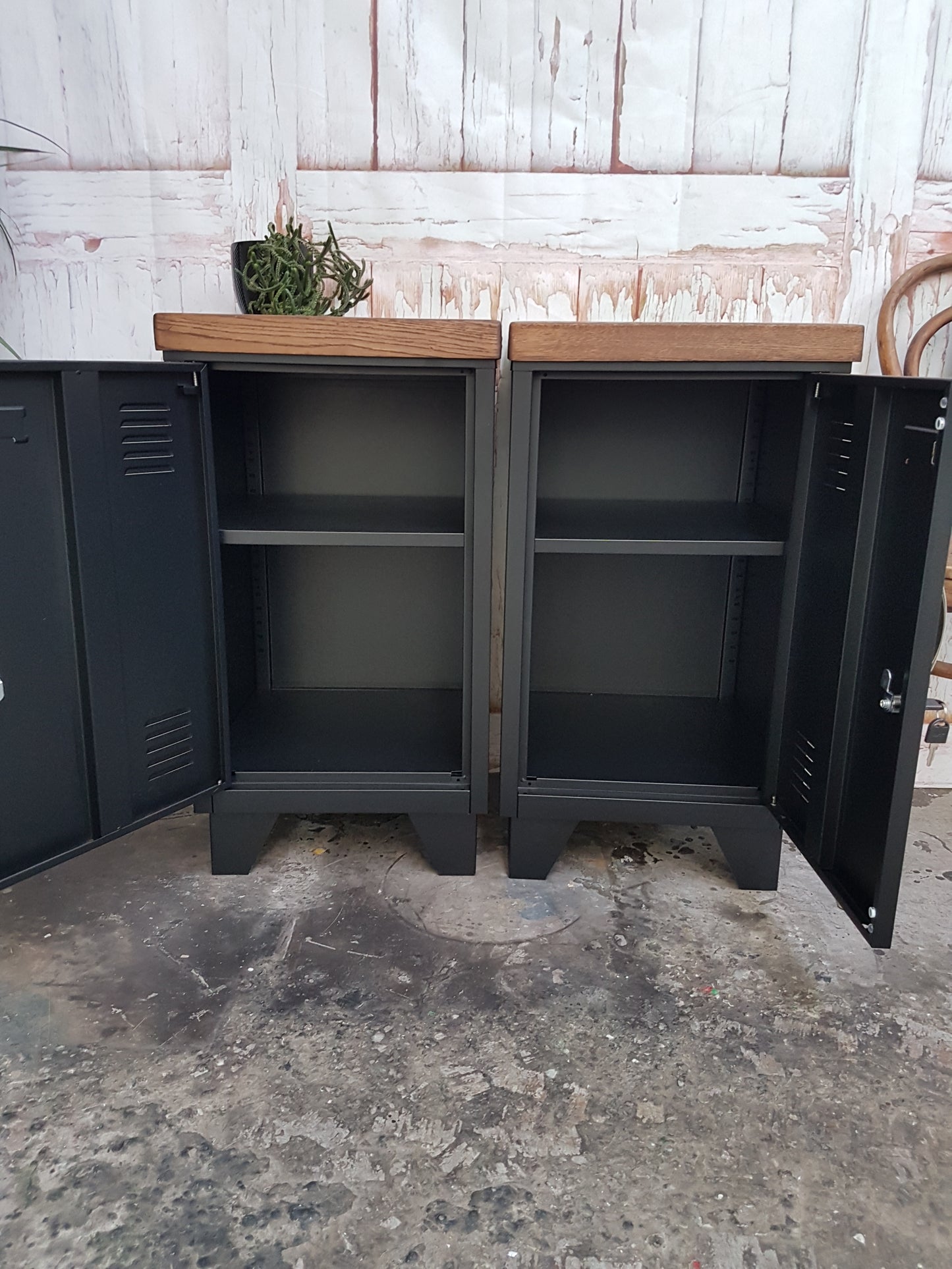 Right open Black Mini Locker-Dark Oak top