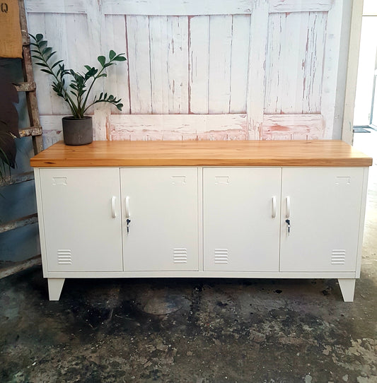 White Versatile Locker Rimu top