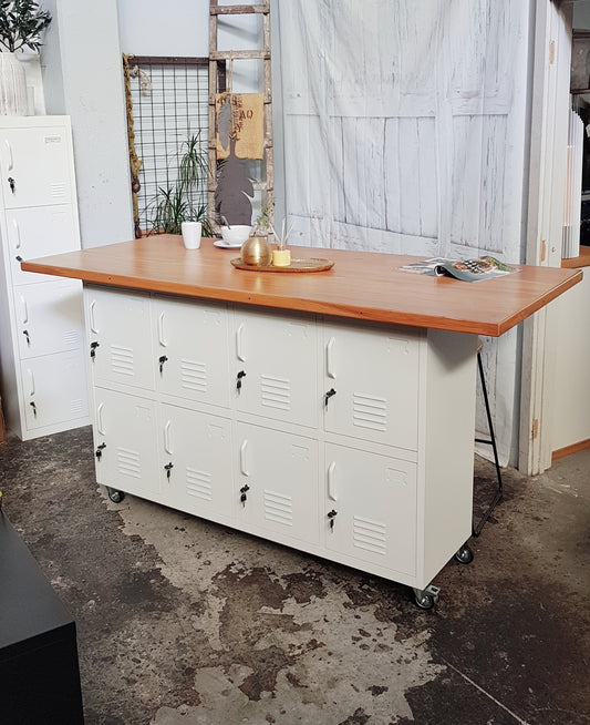 White 8 Door with Island top